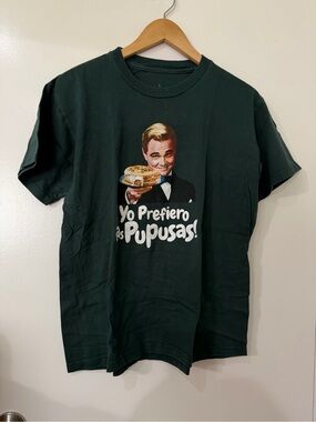 Men's Dark Green Graphic Tee with 'Yo Prefiero Las Pupusas' Print